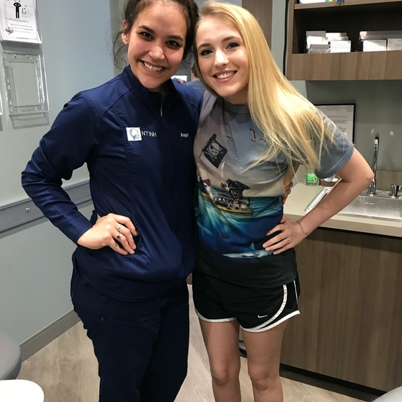 Meet Your Posher, Sara! - Picture 3 of 6